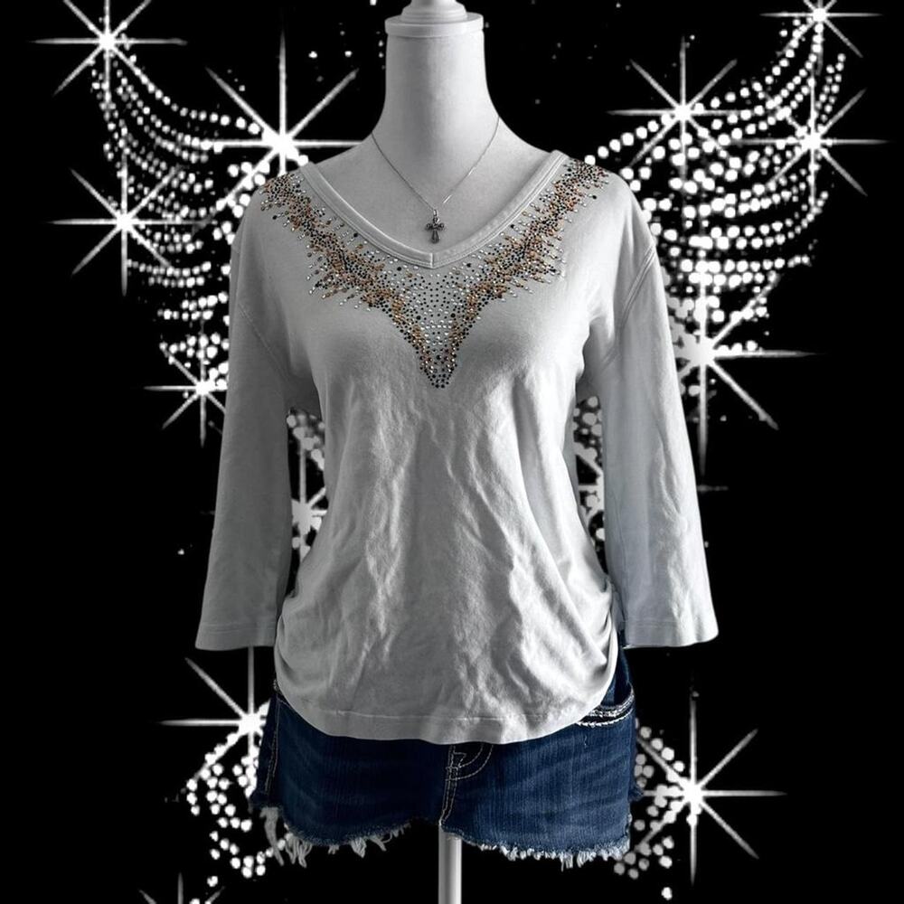 Clean white v neck cotton top